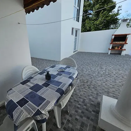 Casa Dos Amigos Feriehus Ponta Delgada